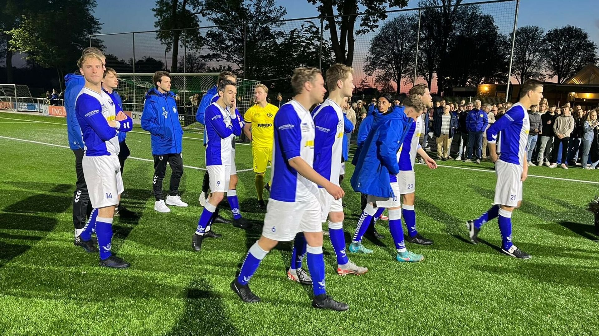 Het Lukt Een Friese Amateurclub Weer Niet: Blauw Wit '34 Verliest ...