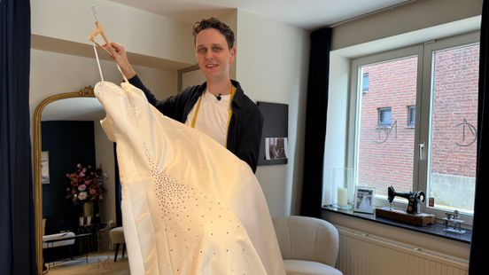 Maxim maakte een eigen versie van de Wicked-bruidsjurk, die influencer mocht dragen op première Nieuws