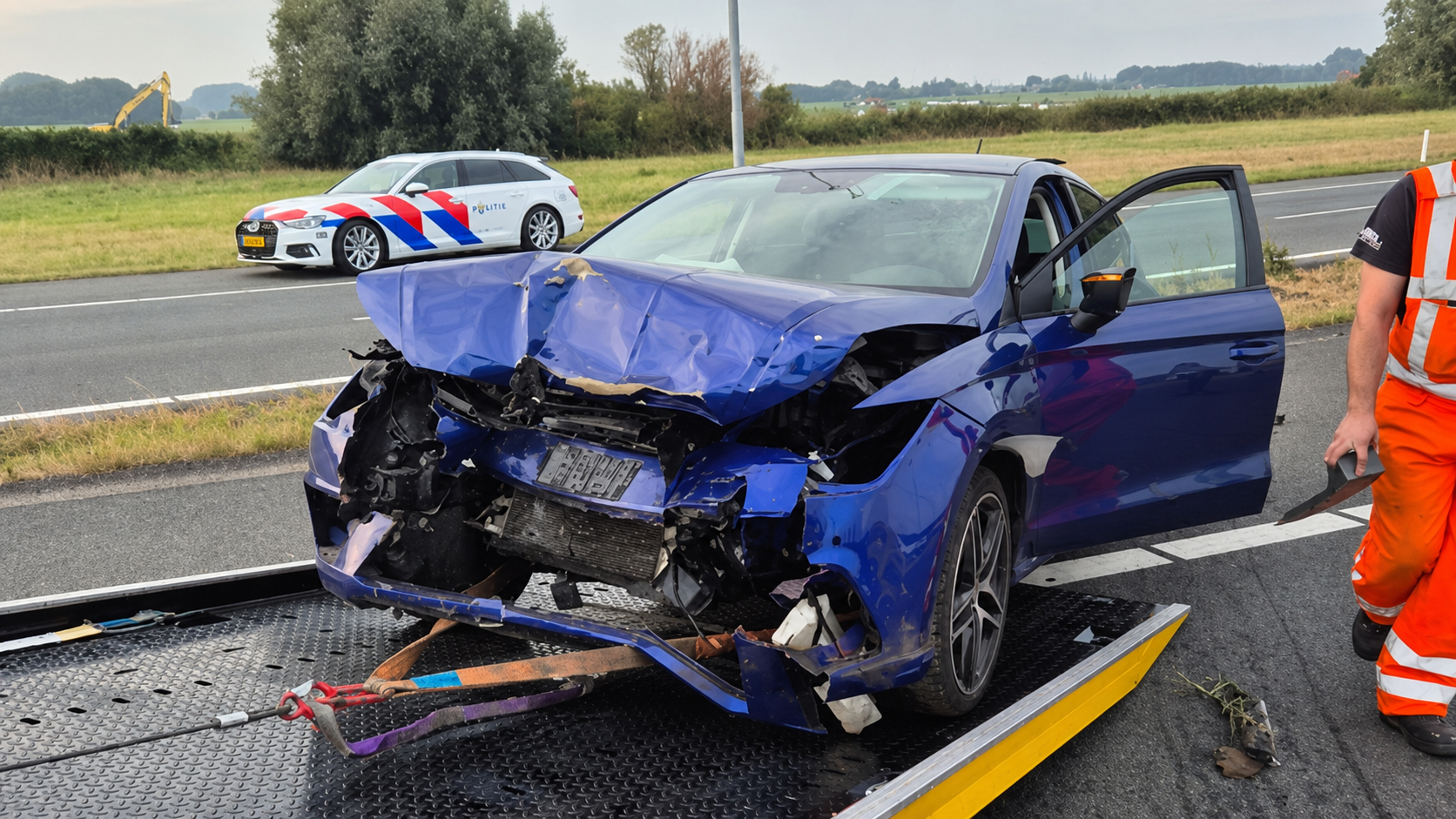 De man wordt verdacht van rijden met een ongeldig rijbewijs, gevaarlijk rijgedrag en rijden onder invloed.