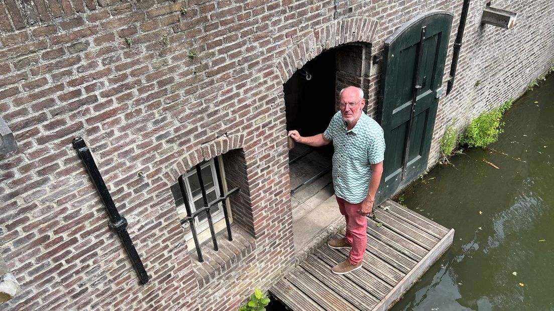 Ronald van de Krogt aan de Kromme Nieuwegracht