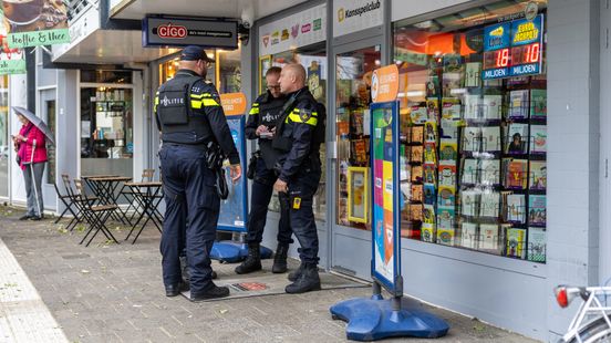 Man aangehouden voor gewapende overval | Ongeval op snelweg zorgt voor file. Man aangehouden voor gewapende overval | Ongeval op snelweg zorgt voor file.