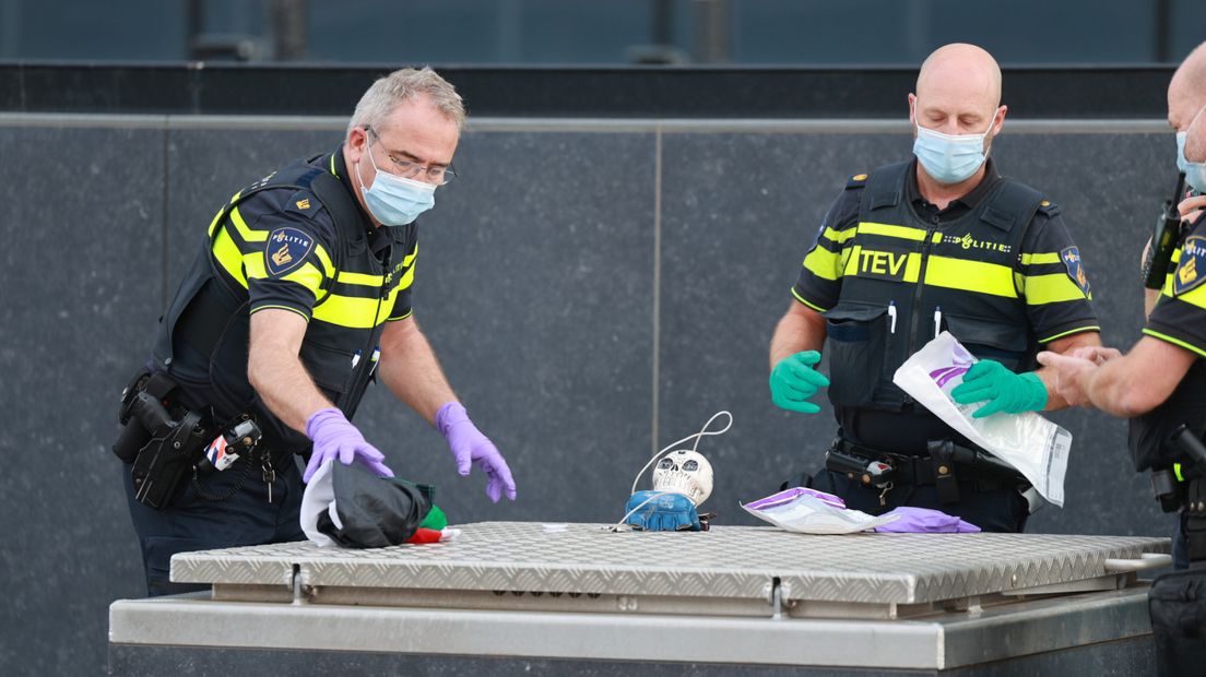 De politie vond een doodshoofd met draadje
