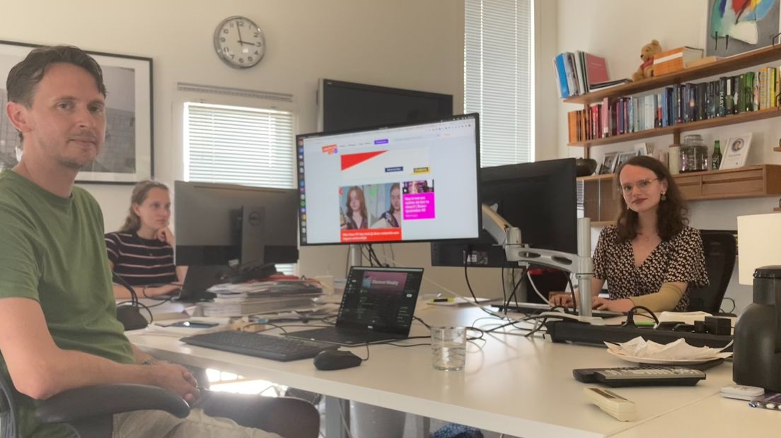 Jon Geerars (links), oprichter van Scholieren.com, en blogger Naomi Zillig (rechts)