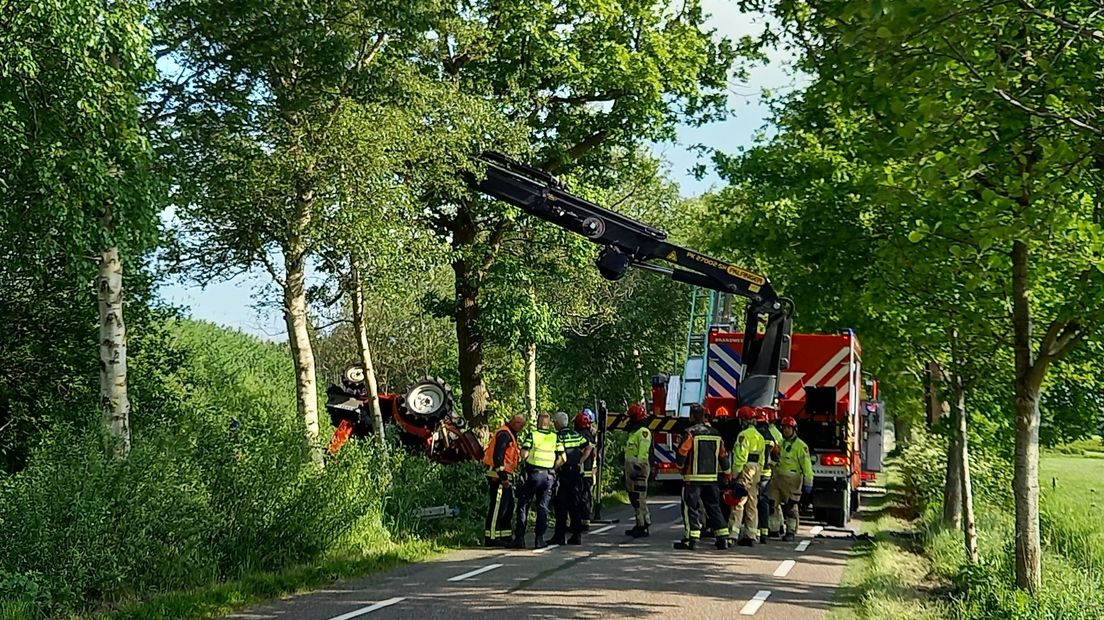 De trekker wordt uit de sloot getakeld