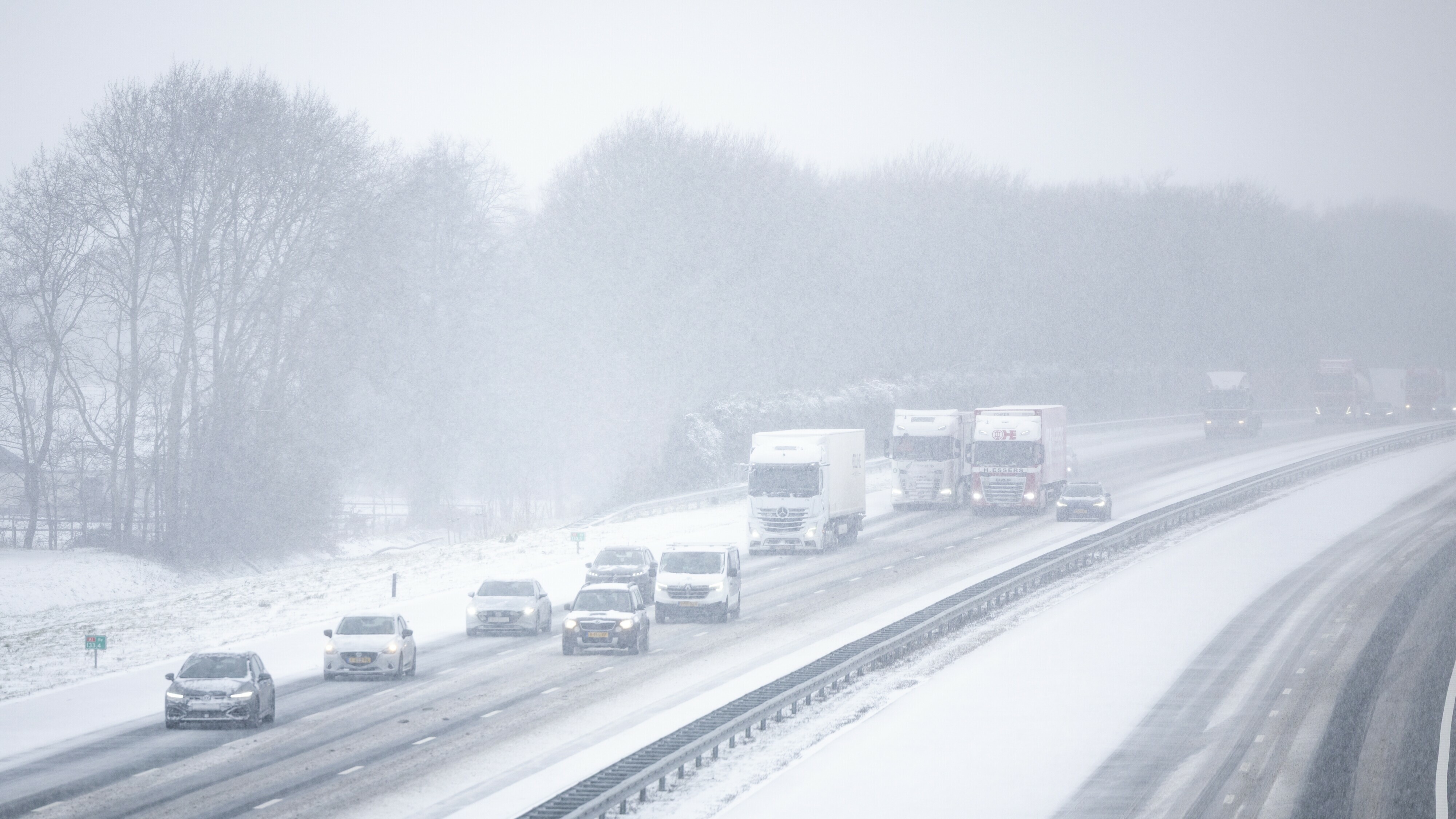 Minimale vorstschade op Drentse wegen: 'Gebruikelijk na elke vorstperiode'