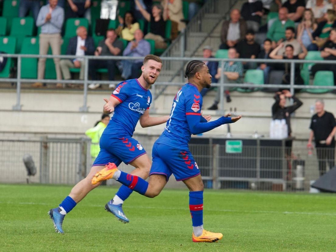 FC Emmen naar de halve finale van de play-offs na overwinning op FC Dordrecht