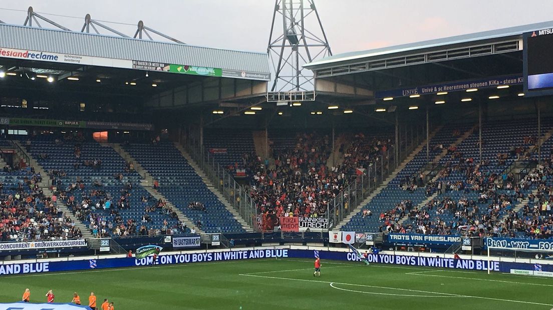 FC Utrecht heeft veel supporters mee naar Heerenveen