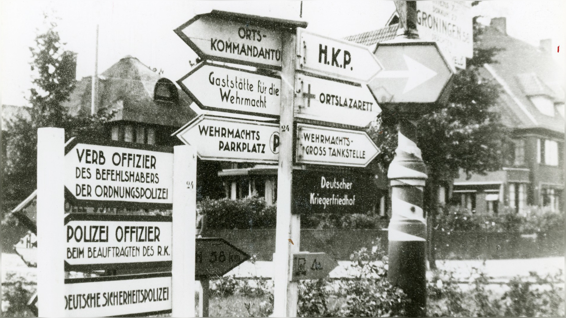 Deze borden in Leeuwarden laten de 'nazificatie' zien