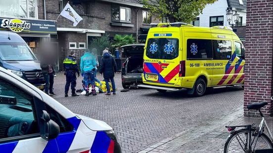 Vrouw met rollator aangereden • brand in woning. Vrouw met rollator aangereden • brand in woning.