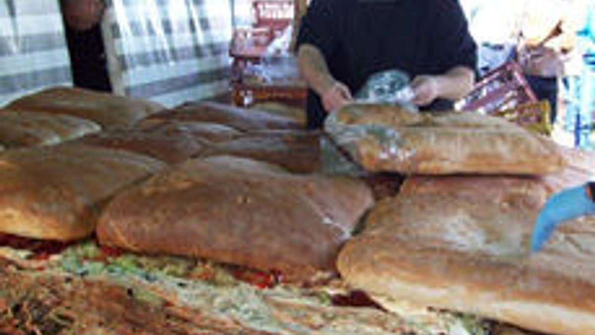 Wereldrecord hamburgerbakken gevestigd in Anloo