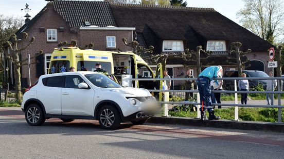 Scooter in sloot • brand in bos