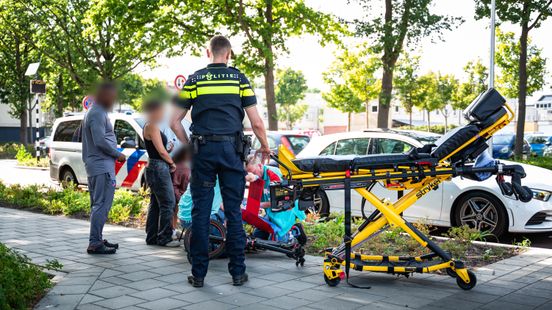 Meisje op elektrische fiets aangereden door bestelbusje in Spijkenisse. Meisje op elektrische fiets aangereden door bestelbusje in Spijkenisse.