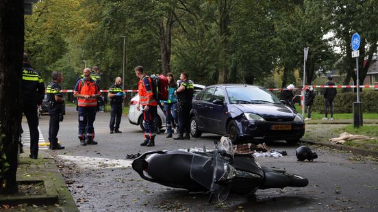 Jongen gewond bij aanrijding scooter Overvecht. Jongen gewond bij aanrijding scooter Overvecht.