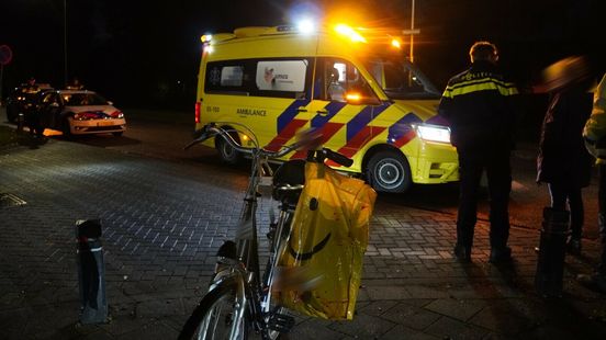 Fietser gewond na ongeluk in Assen. Fietser gewond na ongeluk in Assen.