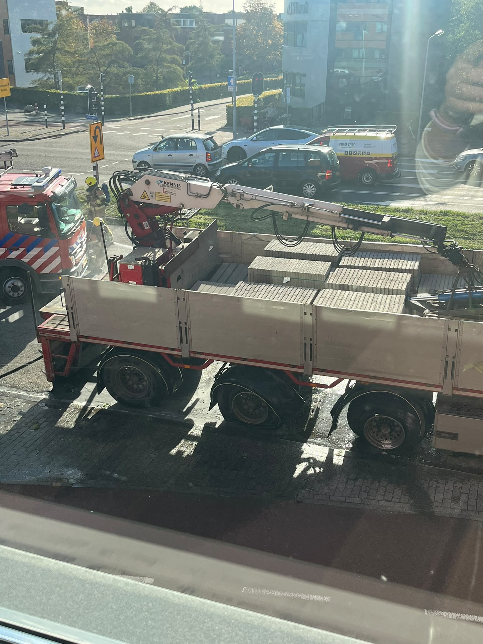 Vastgelopen vrachtwagen blokkeert Schroeweg richting centrum Middelburg
