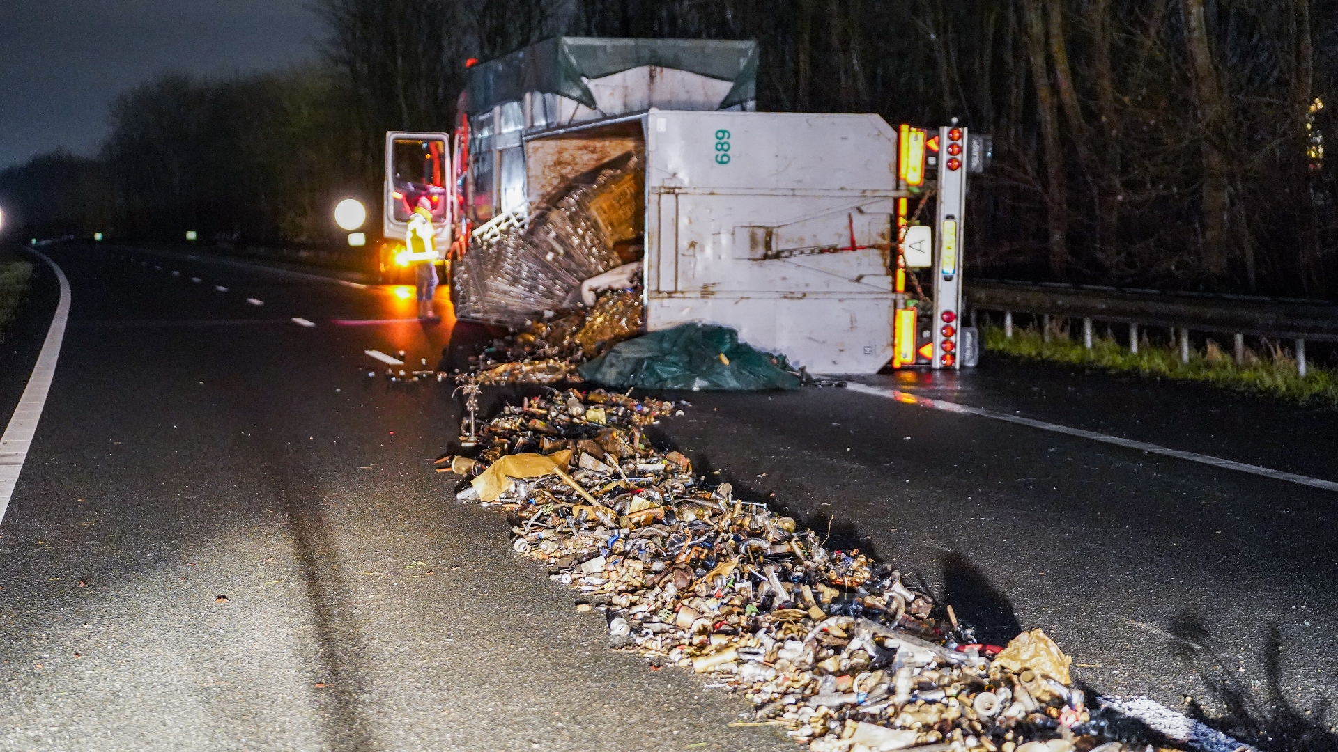 112-nieuws Dinsdag 19 December: Vrachtwagen Rijdt Zich Klem Op A7 ...