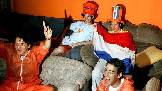 In de nacht naar Oranje kijken? Zo voorkom je een slaaptekort