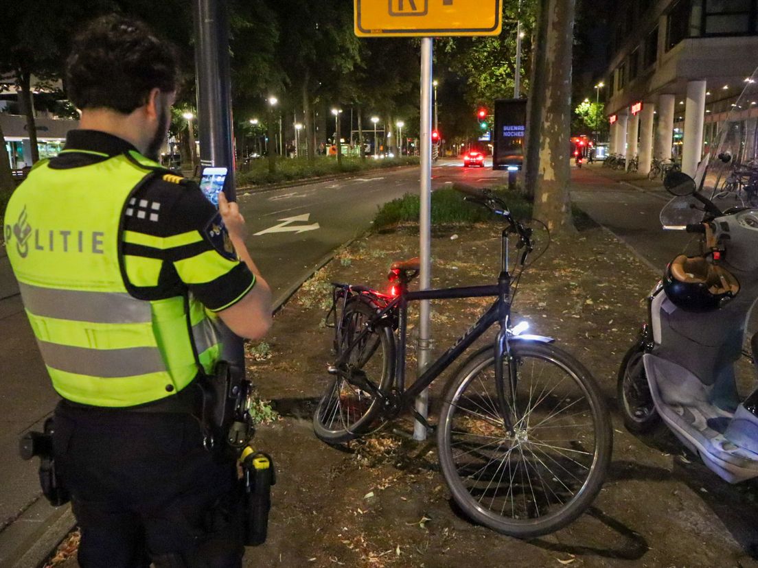 De fiets van het slachtoffer heeft een krom achterwiel.