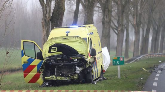 Dode Bij Ongeluk Met Ambulance - Oozo.nl