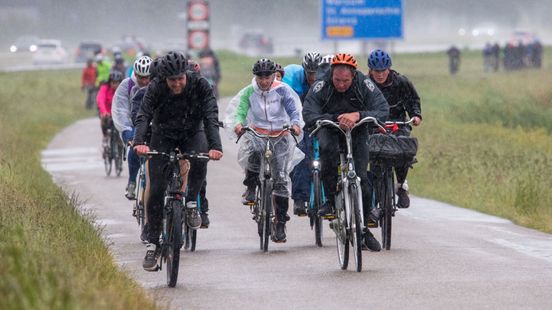 De Fietselfstedentocht van 2022 gaat de boeken in als \