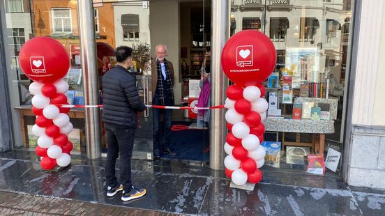 Pasen Volwassen Weggooien Ook de boekenwinkel is weer open: "Er wordt meer gelezen, maar boeken  worden online verkocht" - RTV Oost