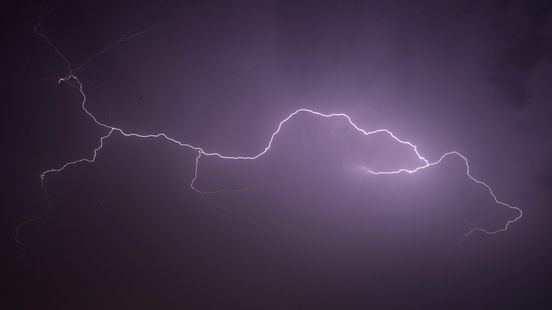 In beeld: donder en bliksem in Groningen