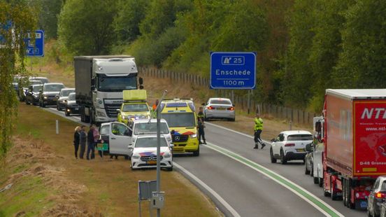 112 nieuws: Man meegenomen na brand in Hengelo | Verkeershinder op N35 bij Enschede na ongeluk.