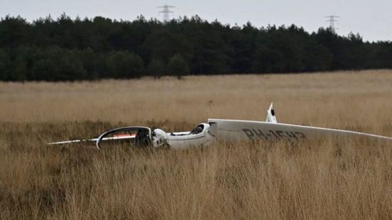 Ongeluk met zweefvliegtuig bij Terlet, piloot gewond.