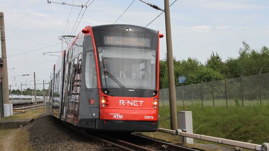 bleek namens kiezen Nieuwe zwart-rode Avenio-tram rijdt eerste ritten met passagiers op lijn 2  van HTM - Omroep West