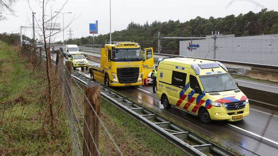 112 nieuws: Tunnel N35 Bij Nijverdal enige tijd afgesloten na ongeval.