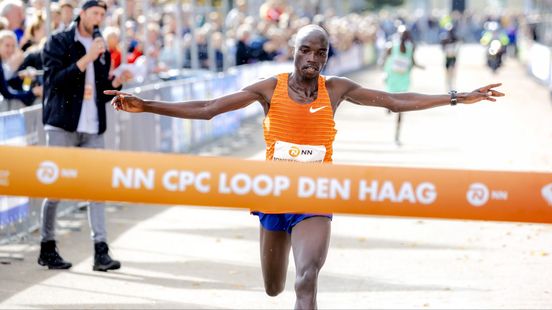 Oegandees Kwemoi Rotich komt als eerste over finish