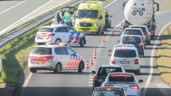 Aanrijding op de N35 bij Enschede-Zuid geeft hinder voor verkeer.