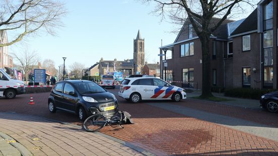 Traumaheli voor slachtoffer verkeersongeval in Eemnes. Traumaheli voor slachtoffer verkeersongeval in Eemnes.