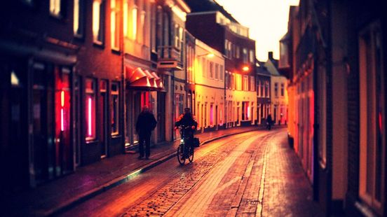 minimum leeftijd bezoek prostituee