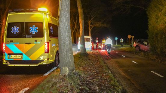 Gewonde bij eenzijdig ongeval bij Roden. Gewonde bij eenzijdig ongeval bij Roden.