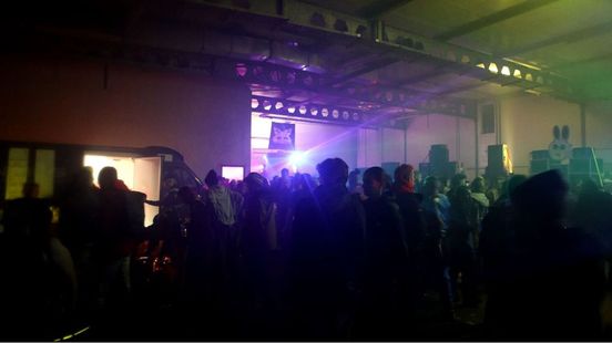 Illegaal feest vol drugs, maar geen aanhoudingen en boetes: hoe kan dat?