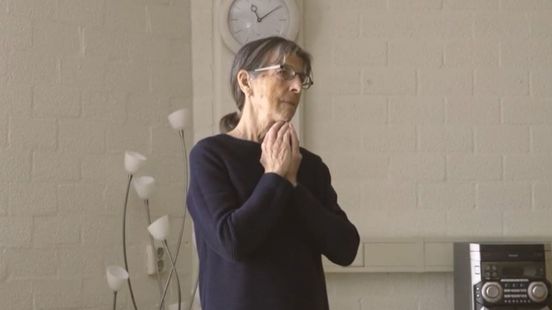 Dordtse Krijnie (71) heeft lymfeklierkanker en danst voor haar leven