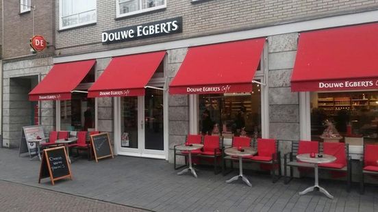 Serena kolonie Ambient Winkel Douwe Egberts in Enschede sluit, met zegels voortaan naar Blokker -  RTV Oost