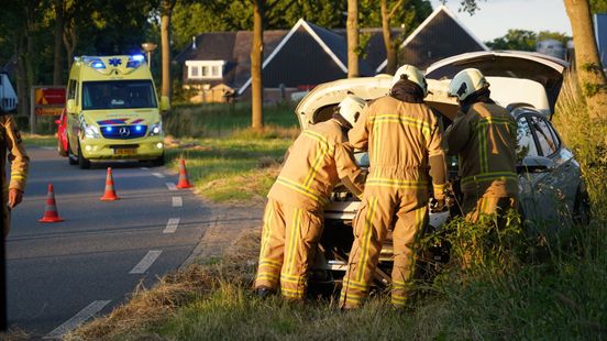 Man gewond bij ongeluk bij Anloo. Man gewond bij ongeluk bij Anloo.