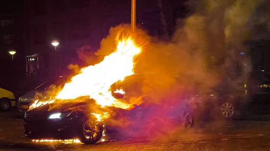 112 Nieuws: File op A1 bij Deventer na aanrijding | Opnieuw autobranden in Enschede. 112 Nieuws: File op A1 bij Deventer na aanrijding | Opnieuw autobranden in Enschede.