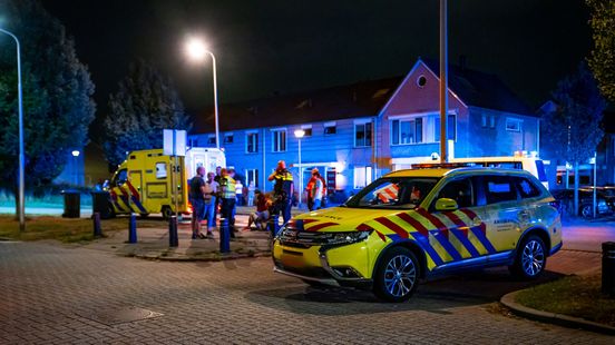 Scooterrijders betrapt met vuurwapens in Rotterdam en Schiedam | A20 dicht door ongeval.
