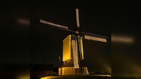 300 lichtjes voor minstens evenveel verhalen: de molen in Herveld is 300 jaar