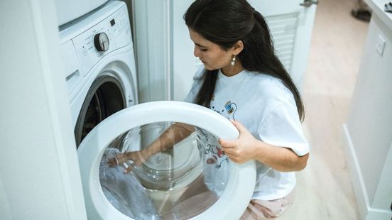Dít kosten jouw wasmachine, en waterkoker aan dure energie - Omroep Gelderland