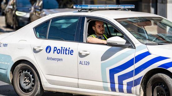 Tien ouderen gewond bij busongeluk in België. Tien ouderen gewond bij busongeluk in België.