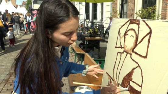 Lily schildert met chocola; 'Nooit gedacht dat dit kon'