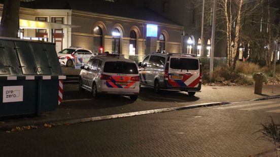 112 nieuws: Aanhouding bij steekincident station Zwolle | Dubbele aanrijding op A35 bij Wierden. 112 nieuws: Aanhouding bij steekincident station Zwolle | Dubbele aanrijding op A35 bij Wierden.