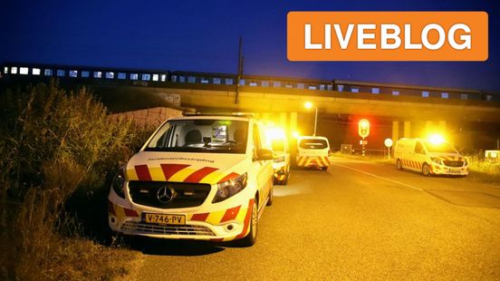 passagierstrein valt stil op Betuweroute • drie gewonden bij botsing op A15. passagierstrein valt stil op Betuweroute • drie gewonden bij botsing op A15.