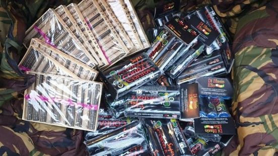 EOD in actie om zelf geknutseld vuurwerk, jongen (16) opgepakt