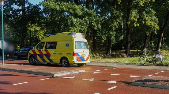 Fietser gewond bij aanrijding Paterswolde. Fietser gewond bij aanrijding Paterswolde.