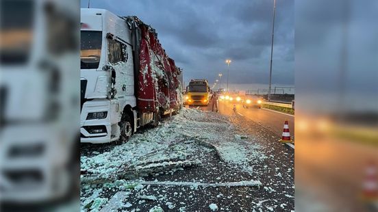 Ongeluk met vrachtwagen op A15 bij Gorinchem | Illegaal sekswerk in Dordts huis: pand maand dicht.